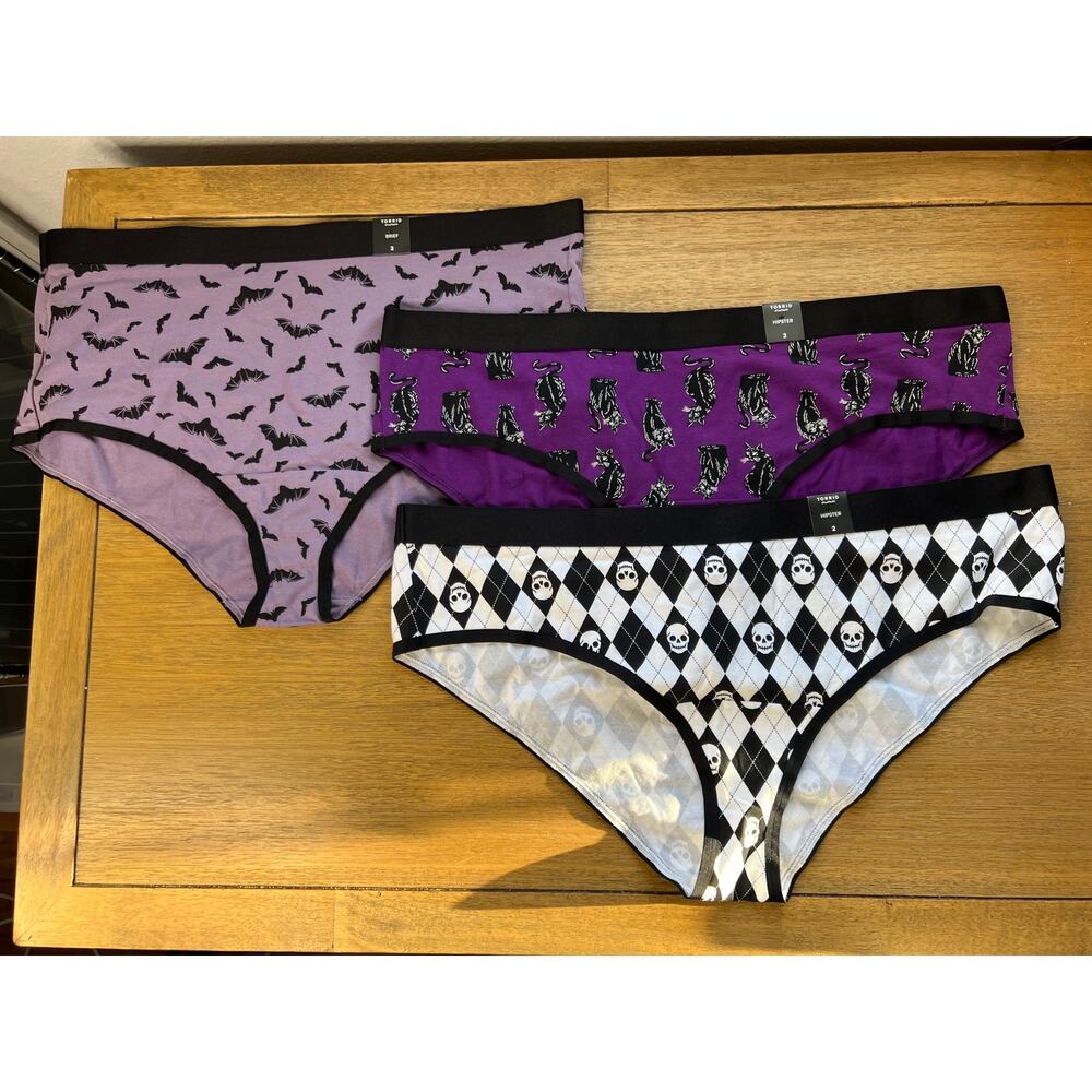 Torrid Hipster and Brief Panties Lot NEW Cats Bats Skulls ~ Size 2 (18/20)